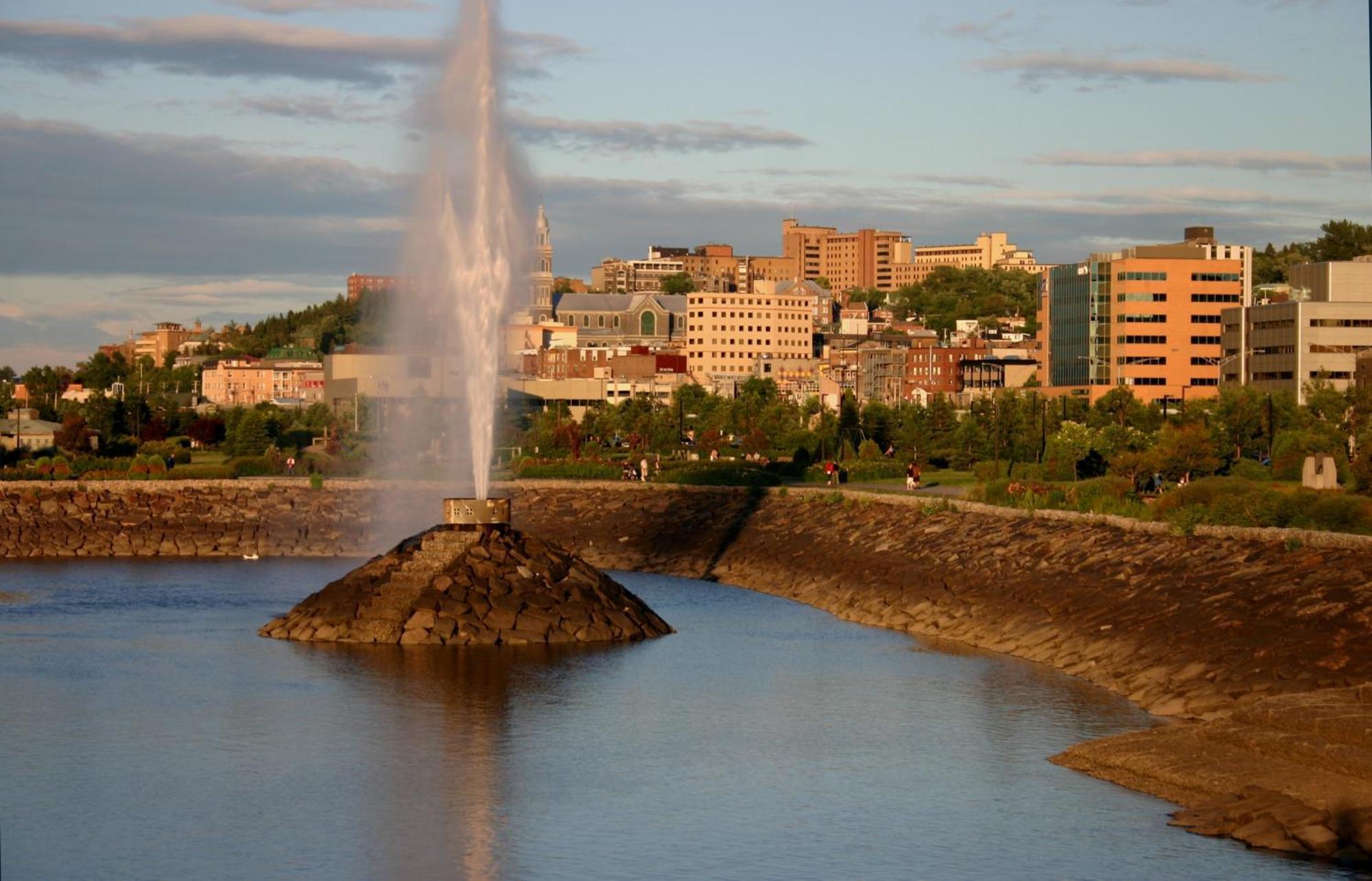 La Sagueneenne - Hotel Et Centre De Congres Chicoutimi Exterior foto